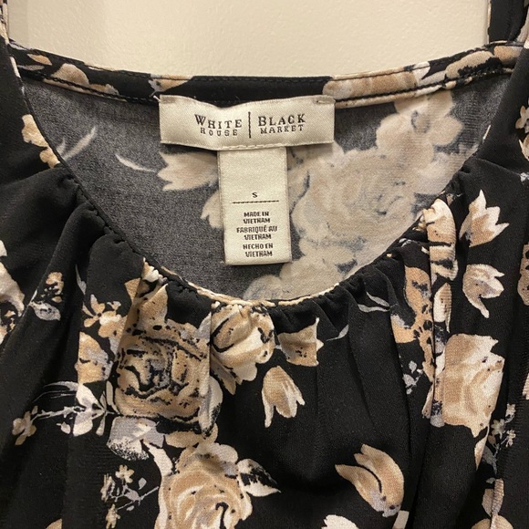 Floral blouse by WHBM. - Picture 2 of 2